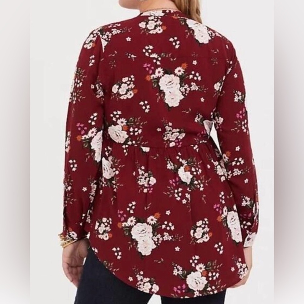 Torrid Emma Challis Floral Babydoll Blouse Size 2 Red Wine Button Front Top NWOT - Picture 2 of 14